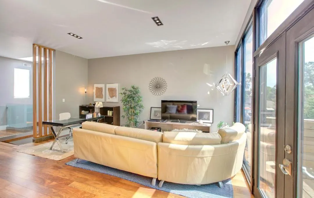 Beautiful, Centric, Pet-Friendly Home With Parking Toronto